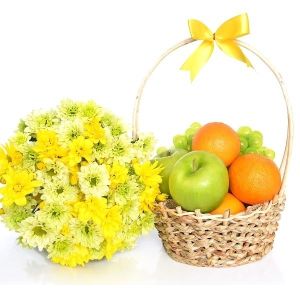 Green Apple, Orange & Grapes Basket with Flowers Bunch