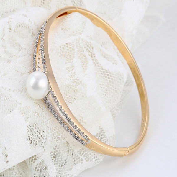 Pearl Gold Plated Bangle